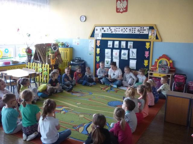 Czytanie bajek gr.Muszelki